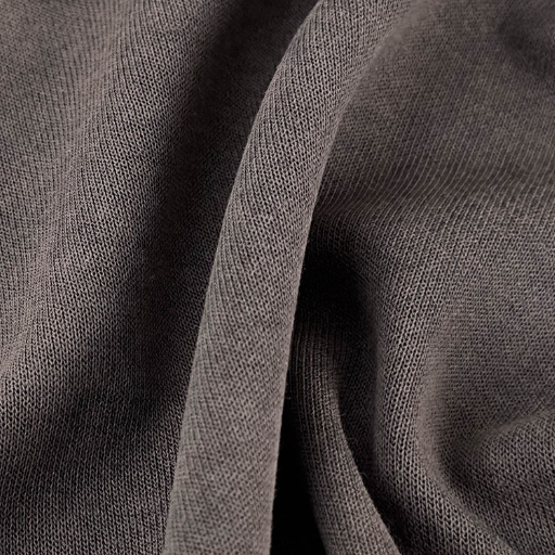 Polyester vs Cotton: Benefits and Drawbacks