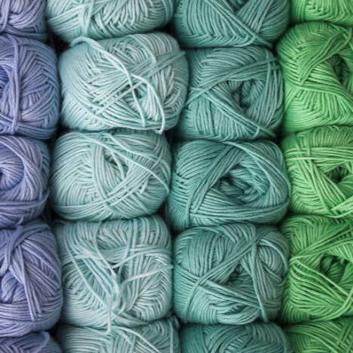 How to Choose the Right Yarn for Your Knit or Crochet Projects?