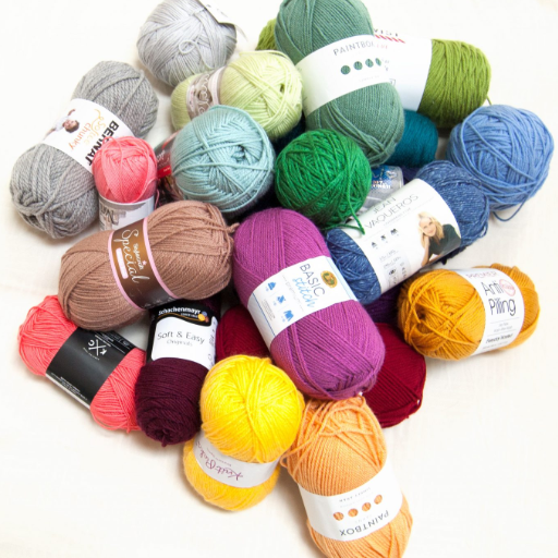 What are the Differences Between Acrylic Yarn and Cotton Yarn?