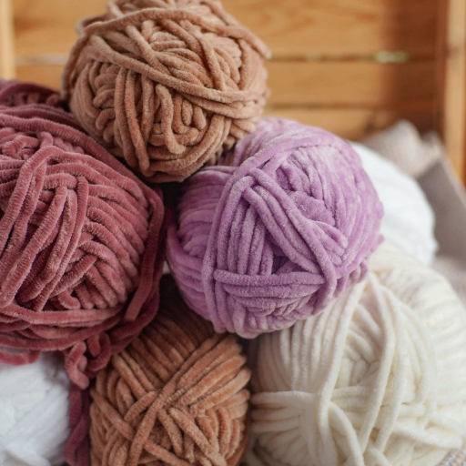 Common Uses of Polyester and Acrylic Yarn