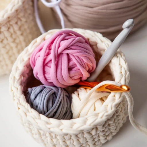 Comparative Analysis: Polyester Yarn vs Acrylic Yarn