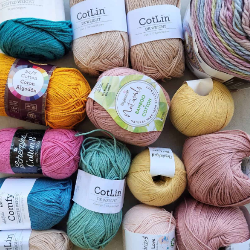 Comparing Performance: Acrylic vs Cotton Yarn