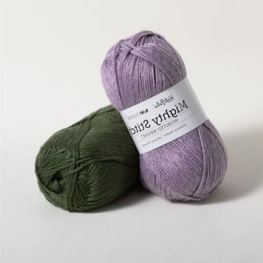 Comparing Acrylic Yarn to Other Types of Yarn