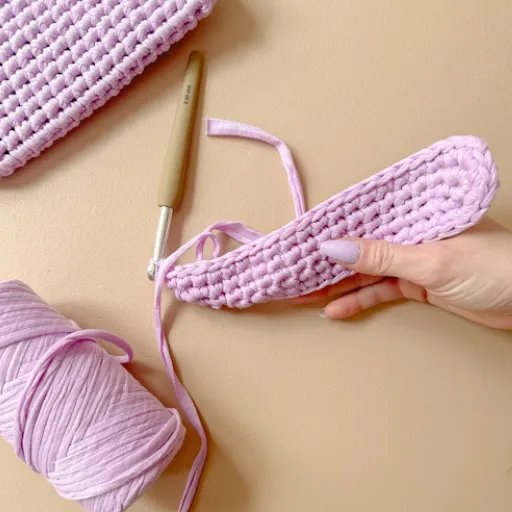 Pros and Cons of Acrylic Yarn